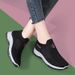 Spring Walking Shoes For Middle Aged Mothers, Soft Soles, Non Slip And Non Tiring Casual Non Slip Sports Travel Shoes_vogvips.com