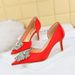 3165-AK11 Korean Fashion Banquet Thin High Heel Shallow Mouth Pointed Silk Side Hollow Diamond Button Women's Single_vogvips.com