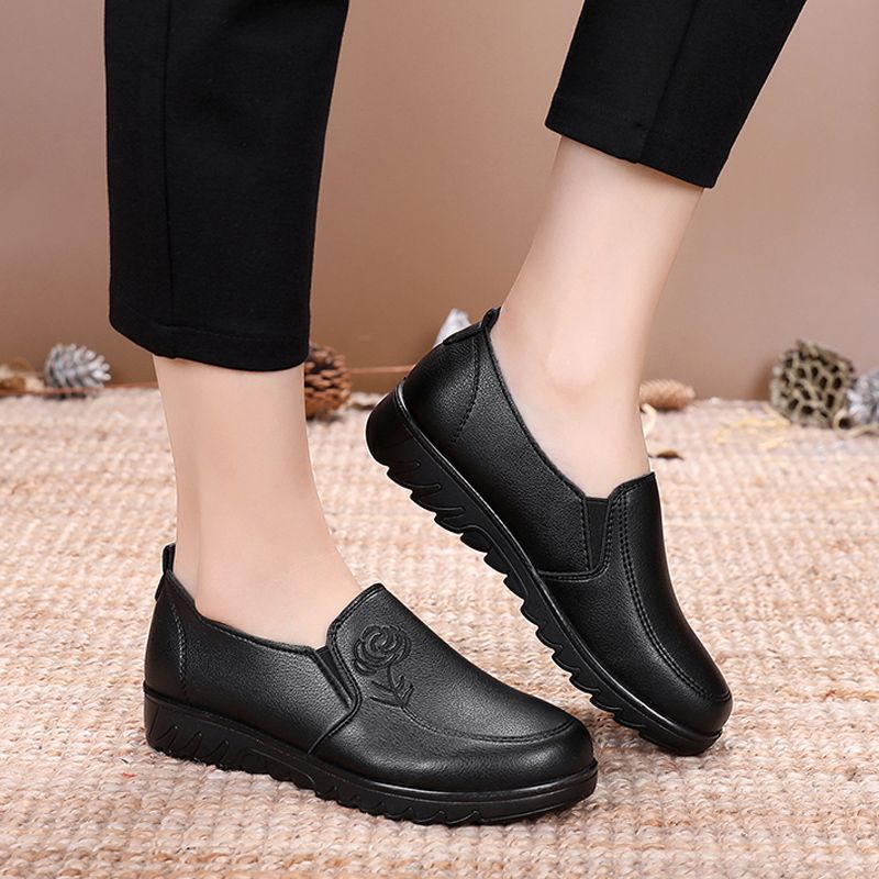 Medium Mother Shoes Single Shoes Soft Sole Medium Old Lady Leather Shoes Flat Non-slip Elderly Shoes Comfortable Grandma Shoes_vogvips.com