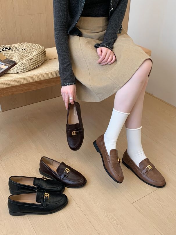 Old Money Flat Low-Heel Loafers For Women, 2026 Autumn New British Style Belt Buckle Small Leather Shoes, Vintage_vogvips.com