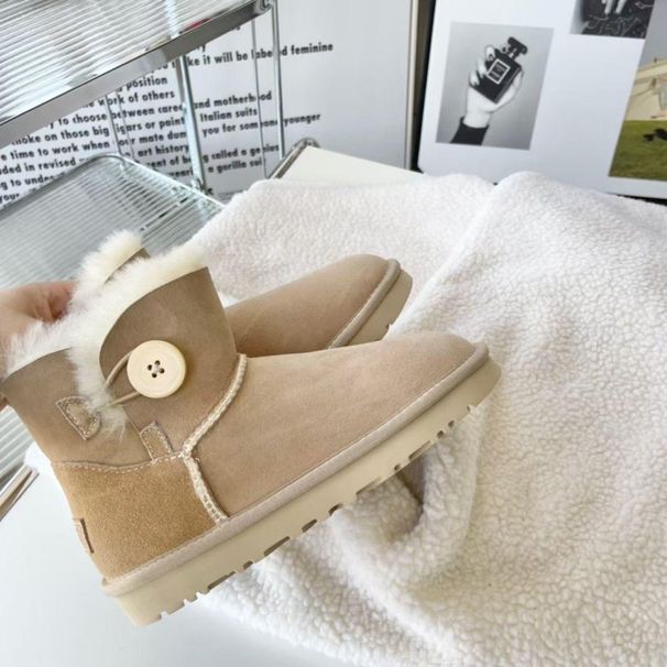 Winter 3352 Wooden Button Snow Boots Women's Short Barrel Cowhide Wool Frosted Plus Velvet Cotton Shoes Thick Waterproof Non Slip Sole_vogvips.com