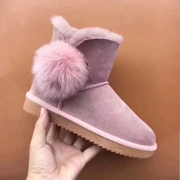 In the European high-quality real sheepskin natural wool women boots. The latest and most fashionable snow 240830_vogvips.com