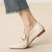 In Stock 055 Leather Retro Flat Shoes For Women 2025 Spring And Autumn New French Style Soft Sole Loafers_vogvips.com
