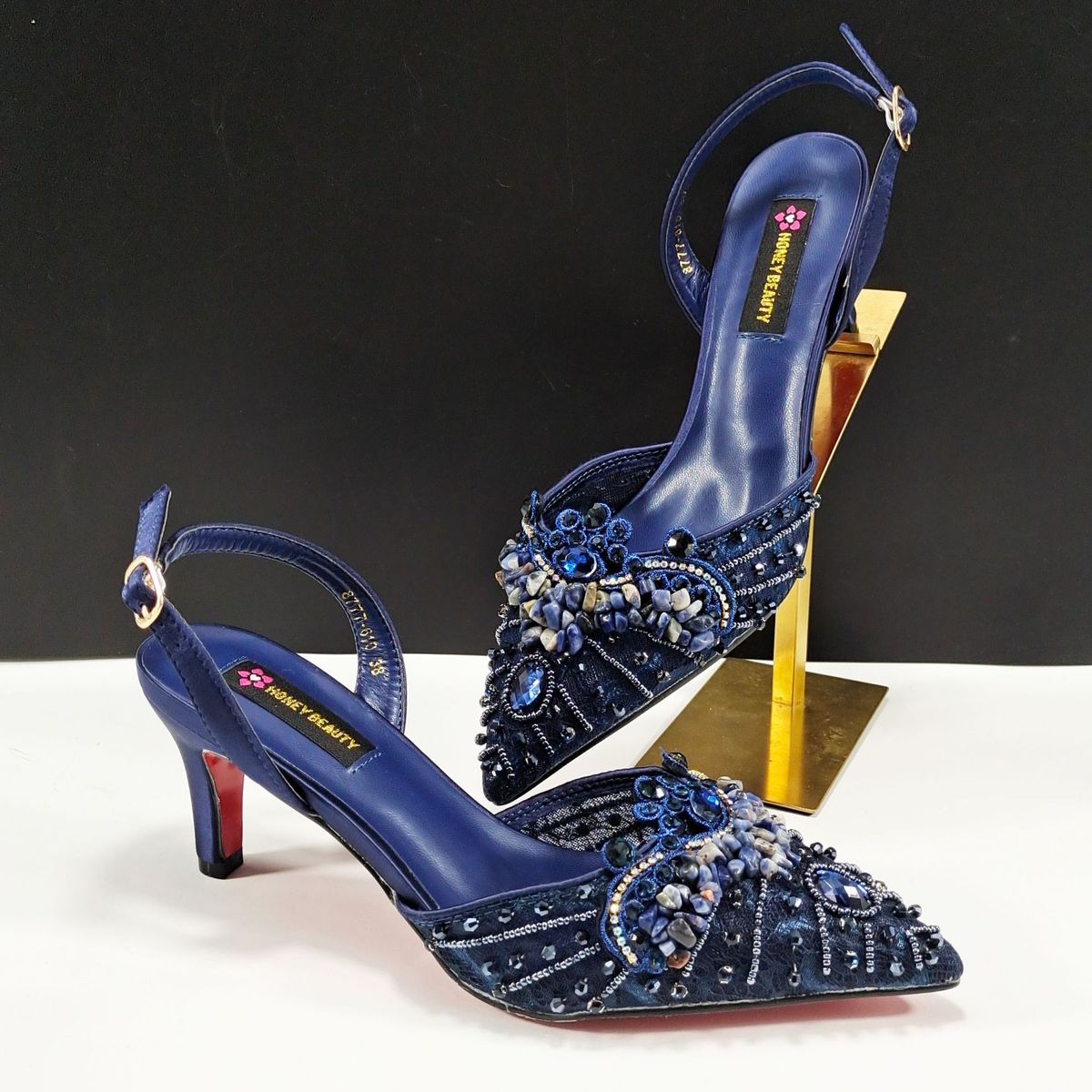 Women's pointed high heels, rhinestones and coral stones, fashionable and elegant party style_vogvips.com