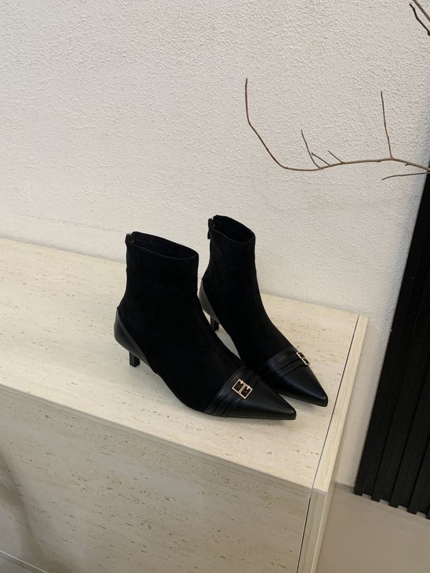 2025 New French Style Pointed Toe Short For Women, Patchwork Slim Boots, Autumn And Winter Low Heel, Internet Celebrity_vogvips.com
