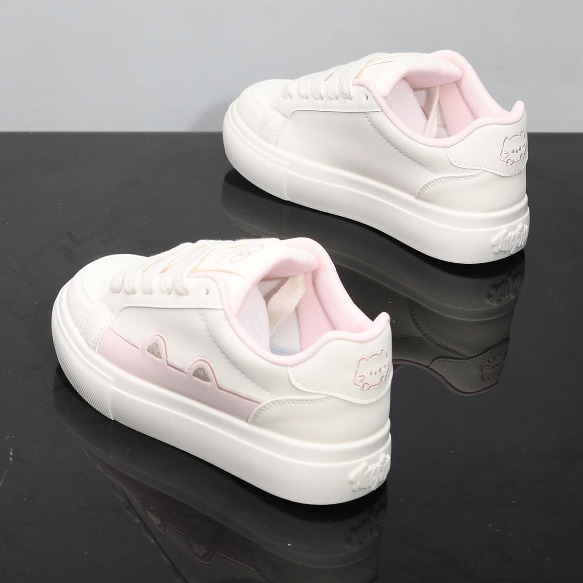 Women's Lightweight Soft Soled Sports Shoes White Retro Casual Sneakers Odor Resistant German Training New Style Spring 6102_vogvips.com