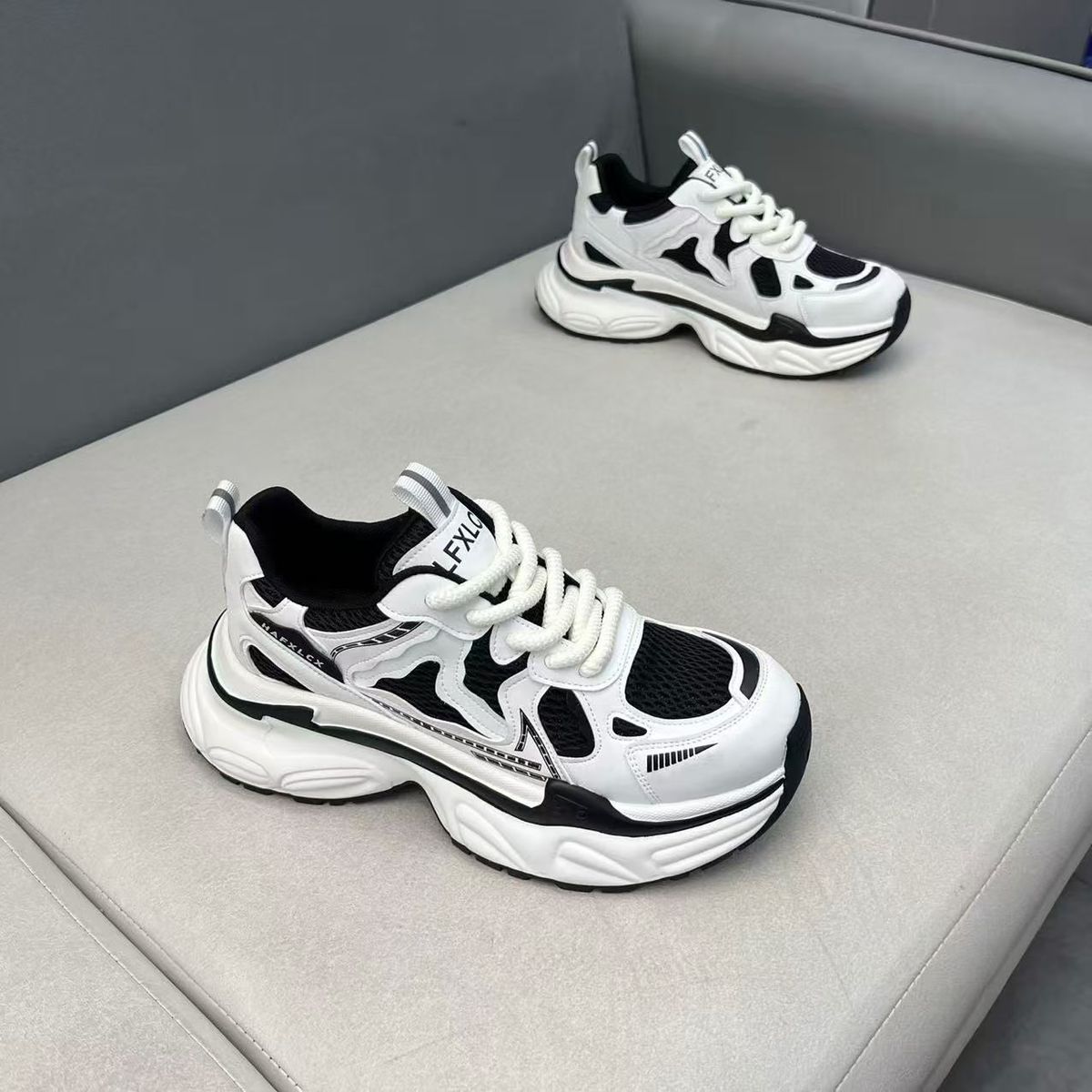 Popular Sports 2026 Spring New Men's Color-blocked Mesh Sneakers, Thick-soled Height-increasing Breathable Casual Shoes,_vogvips.com