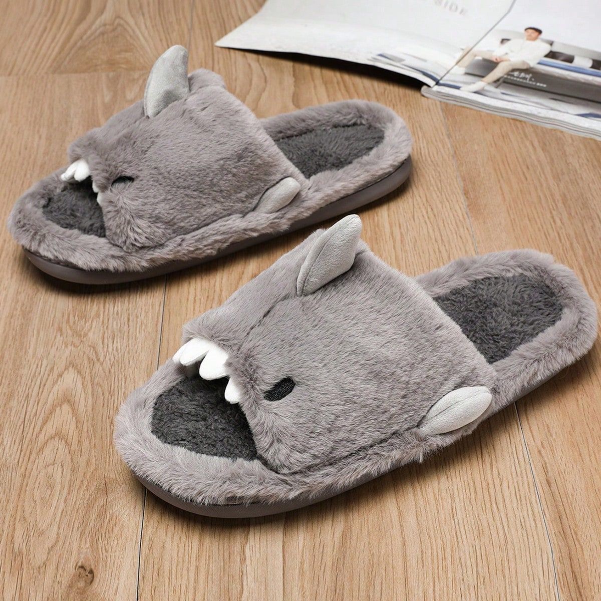 Men's Home Are Soft, Comfortable And Warm Indoor Fun Cartoon One Word Cotton Slippers_vogvips.com