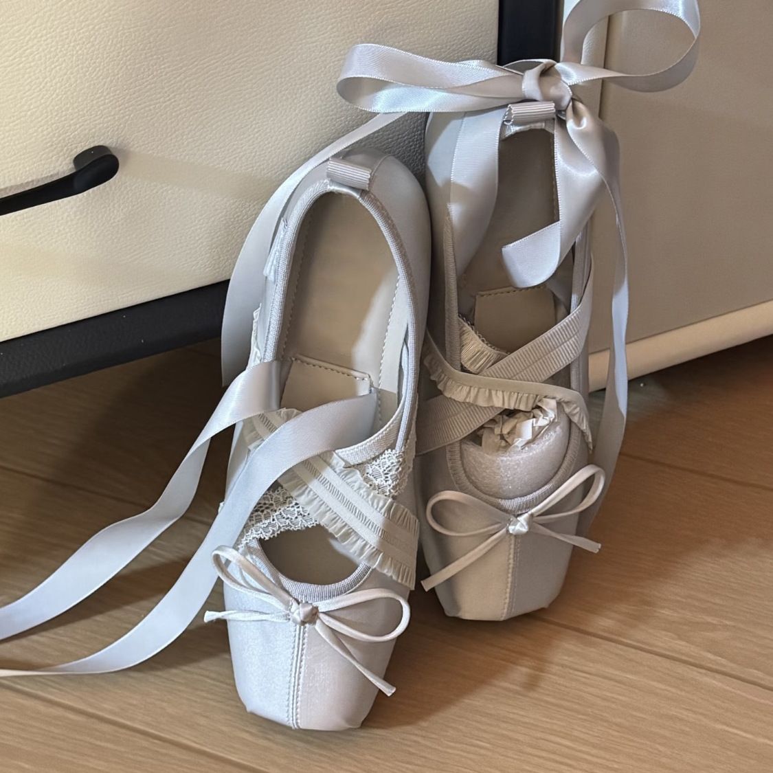 Sweet Style Crisscross Strap Bow Ballet Flat Satin Mary Jane Shoes For Women Sheepskin Version_vogvips.com