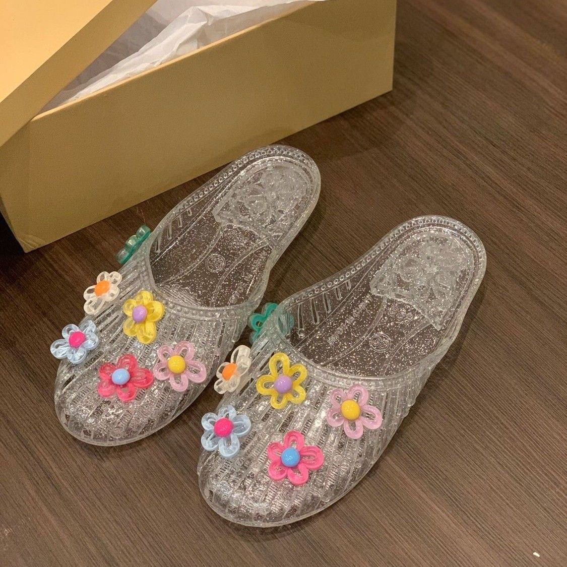 Korean Jelly Shoes For Women, Korean Style Fashionable Outdoor Closed-Toe Flat Shoes, Transparent Shoes With Flower Accessories, Beach Shoes_vogvips.com