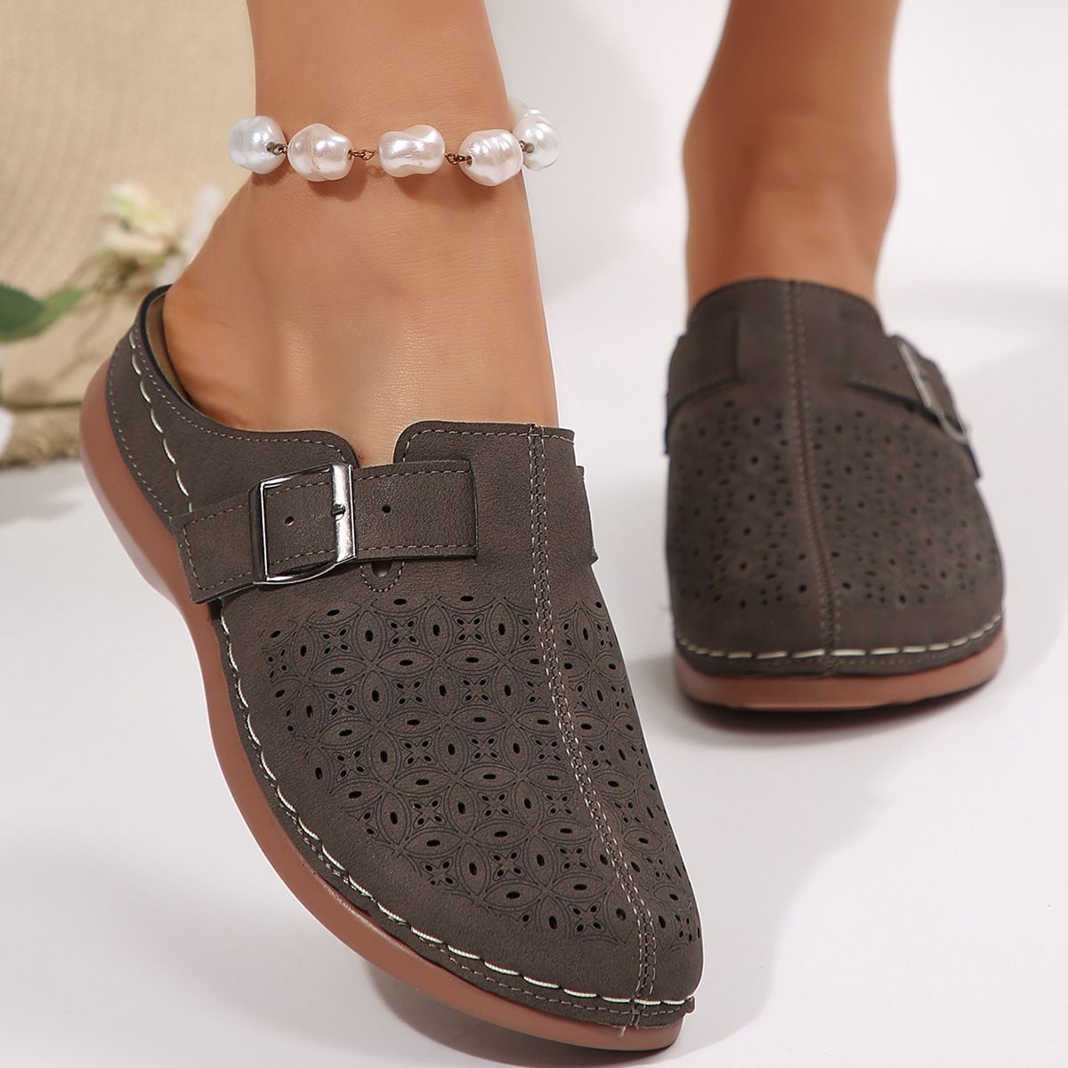 Women's Shoes Plus Size Hollowed Out Platform Slippers For Women, Retro Style, Buckle, Lazy Backless Half Slippers._vogvips.com