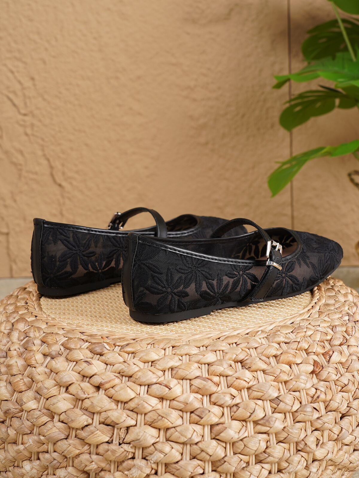 Foreign Trade Cross-border In-stock 2025 Summer New Floral Embroidered Mesh Ballet Flats With Square Toe_vogvips.com