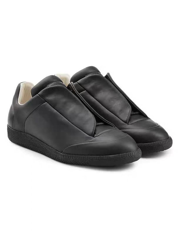 Women's Low Top Sports Shoes Fashion Round Toe Casual Footwear In Black White Red Artificial PU_vogvips.com