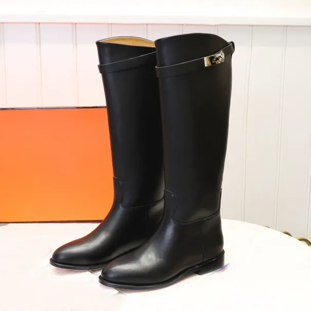 Curved-edge Low Heel Tall Boot Smooth Vegetable Tanned Calfskin Slip-On Buckle Decoration Round Toes Knee-high Riding_vogvips.com