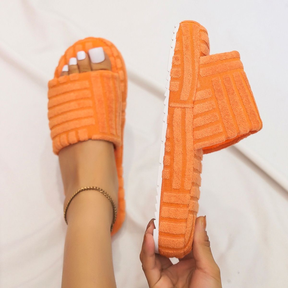 2025 Summer New Large One Word Thick Base Color Towel Fabric Hairy Slippers For Women_vogvips.com