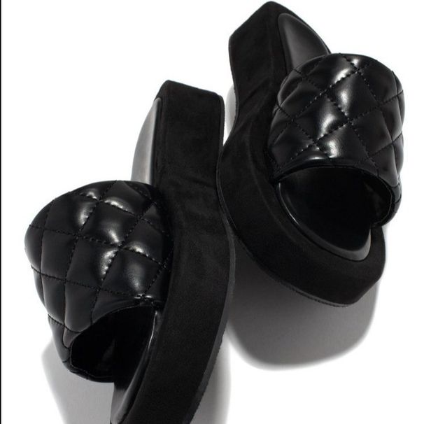 Large Size Women's Thick-Soled Slippers Apricot Beach Sandals Unisex Comfortable Footwear For Outdoor Use_vogvips.com