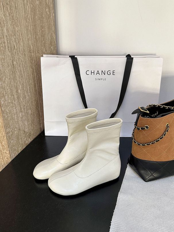 2025 New Elastic Simple Style Round Toe Height-Increasing Slimming Flat Versatile Short Women's Boots_vogvips.com