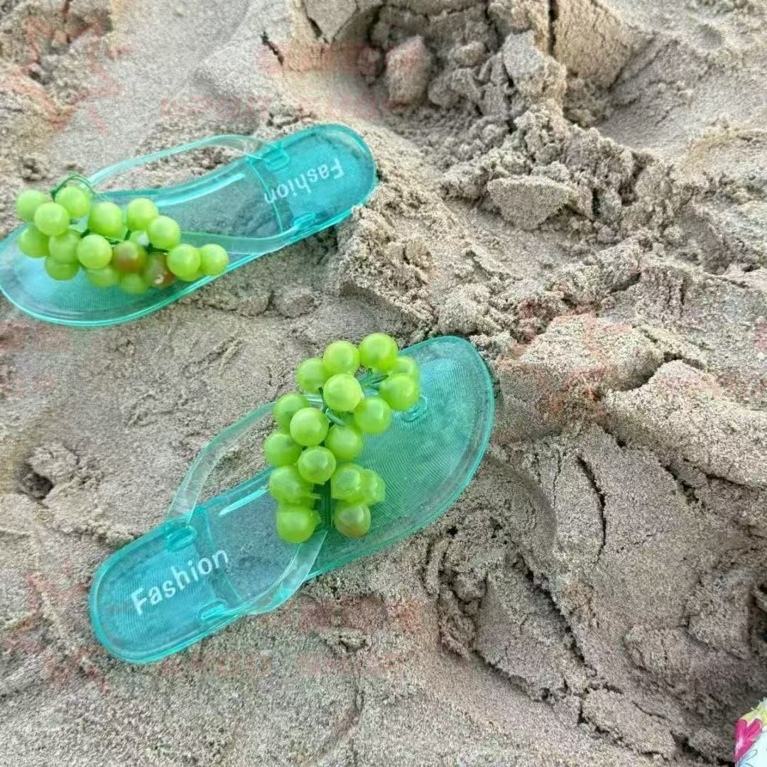 Grape-shaped Women's Crystal Sandals, Cute Simulated Fruit Summer Flip-flops, High Aesthetic Value, Waterproof For Beach_vogvips.com