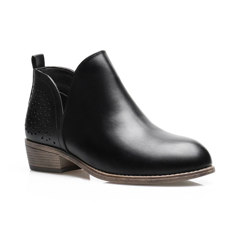 Solid color back hollowed out British small short boots female pointed head thick heel fashion boots_vogvips.com