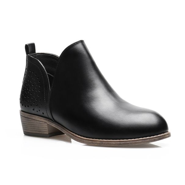 Solid color back hollowed out British small short boots female pointed head thick heel fashion boots_vogvips.com