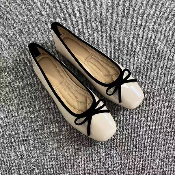 Grandma Doudou Women's Flat Shoes Square Toe Red Single Shoe Fragrant Breeze Shallow Mouth Versatile Ballet Bow Design 2026_vogvips.com