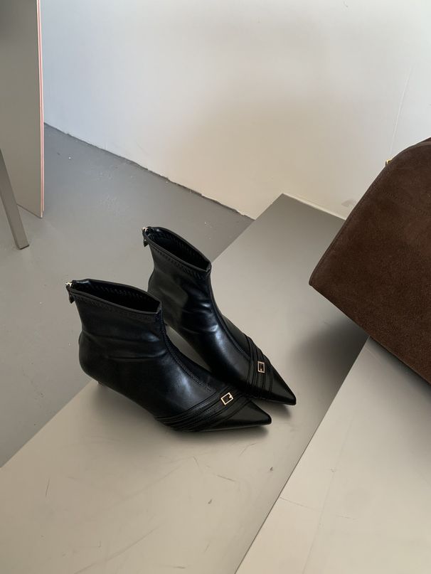 2025 New French Style Pointed Toe Short For Women, Patchwork Slim Boots, Autumn And Winter Thin Heel, Internet Celebrity_vogvips.com