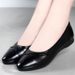 Working Mother Shoes Flat-soled Beef Tendon Soft-soled Medium And Old Single Shoes Flat Heel Non-slip Shallow Mouth Women's Small Leather Shoes_vogvips.com