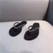 European Station 2024 Summer New Fashion Rhinestone Flip-Flops Flat Toe-Clamp Outdoor Slippers Beach For Women Trendy_vogvips.com