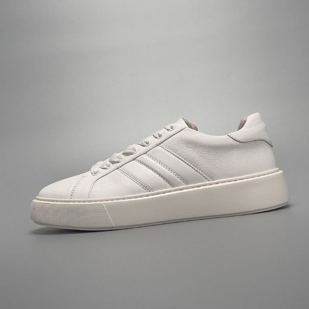 Guangzhou Handmade Board New Casual Thick Sole Lightweight Breathable Versatile High-end White Men's Shoes_vogvips.com