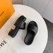 Women's Thick-soled Slippers, European And American Ins Trend, High-end EVA Flat-soled Large-size Outdoor Soft-soled_vogvips.com