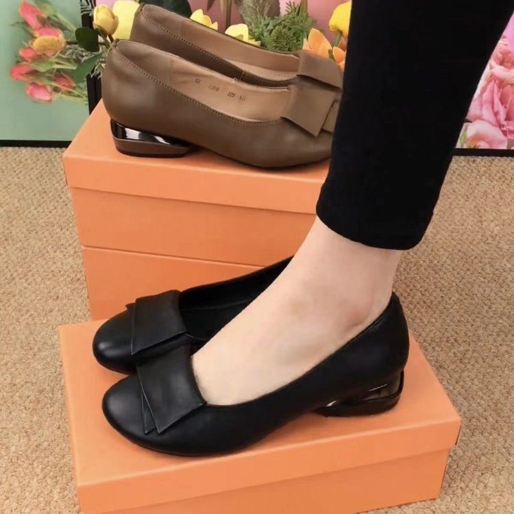 Shallow Single Shoes Women's Soft Sole Mother Soft Leather Women's Flat Non-slip Small Leather Shoes Round Head Beanie Shoes_vogvips.com
