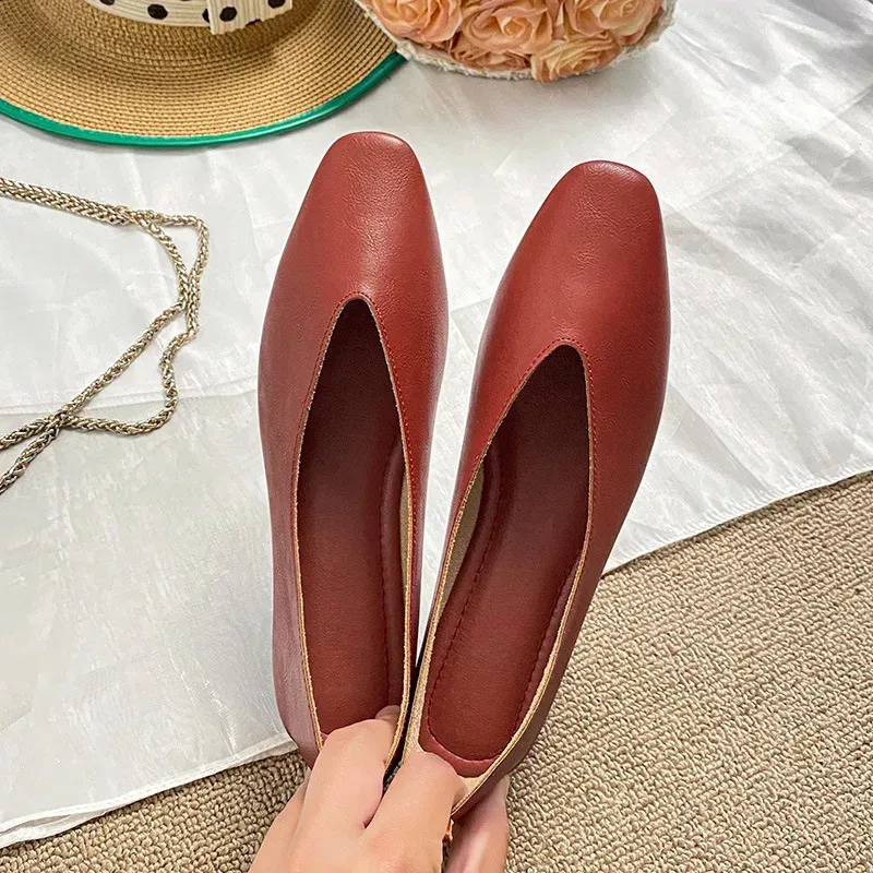 Woman Spring Casual Square Toe Low Soft Soled Lolita Flats Ballerina Red Female Elegant French Retro Buckle Mary Janes_vogvips.com