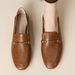 In Stock 055 Leather Retro Flat Shoes For Women 2025 Spring And Autumn New French Style Soft Sole Loafers_vogvips.com