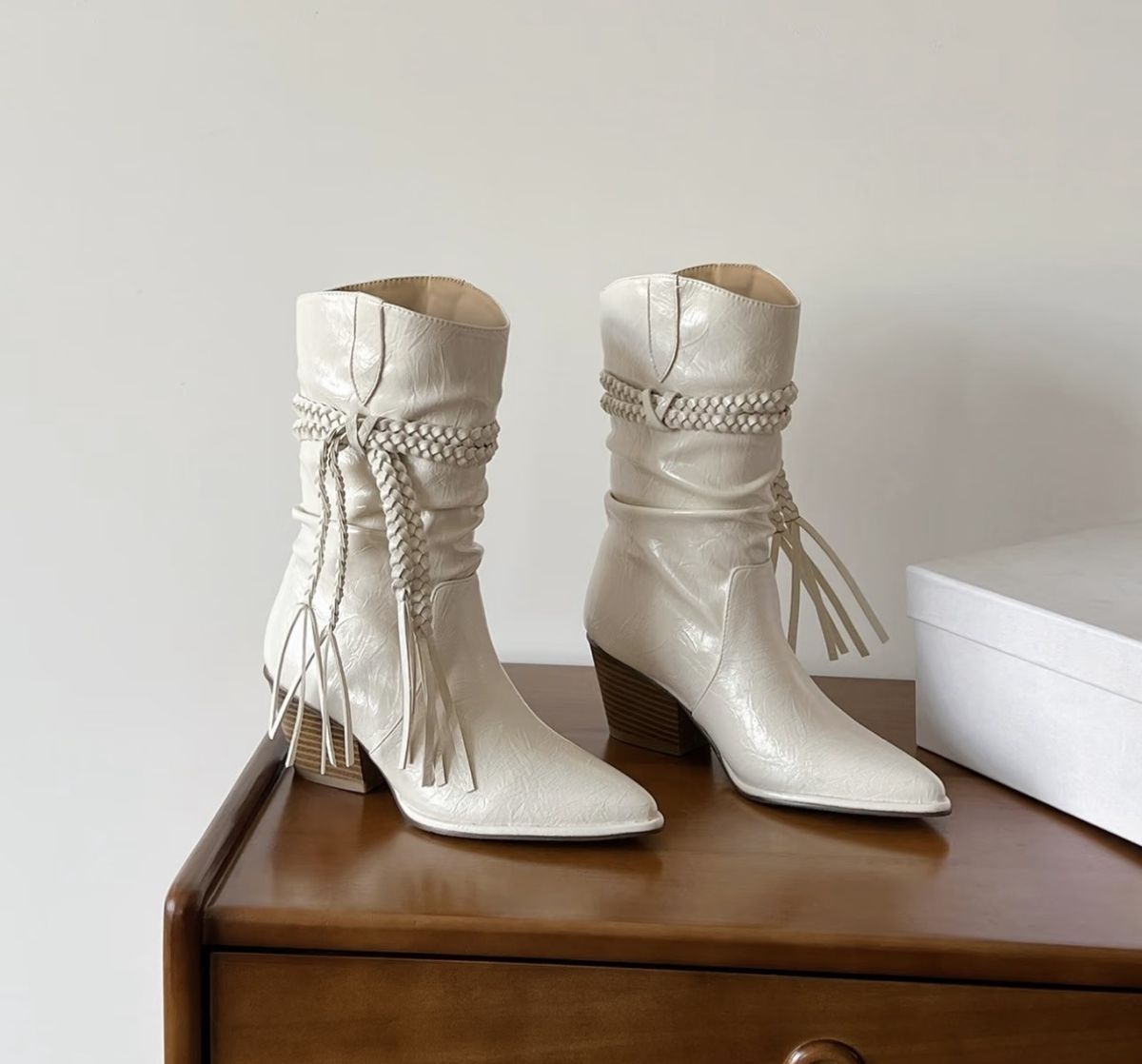 Chunky Heel Ankle Boots Fringe-Trimmed Lace-Up Pointed-Toe High Heels_vogvips.com