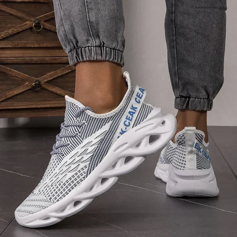 New Breathable Summer Net Face Men's Running Shoes Soft Sole Black Casual Sneakers With Increased Heel For Athletic Activity_vogvips.com