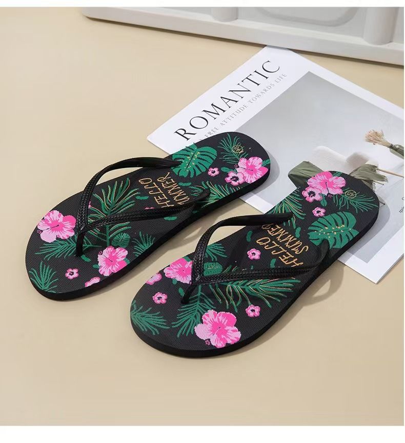 2026 New Flip-flops Fashion Casual Pinch Feet Beach Ladies Cool Slippers Home Wear Slippers_vogvips.com