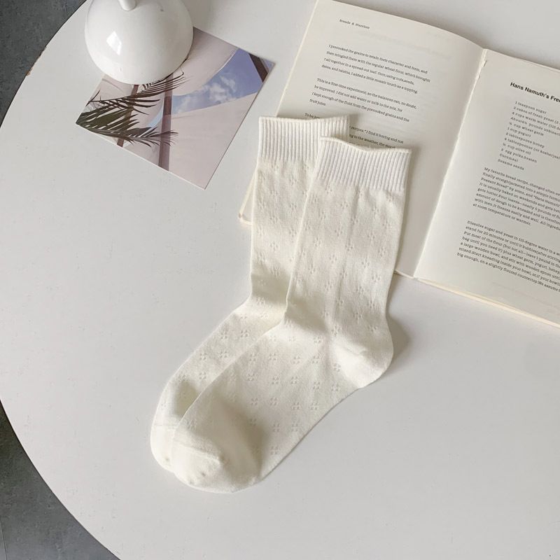 Spring And Summer Thin Socks Women's Hollow Four Leaf Clover Trendy Mid Tube Women's Socks Cream White Mesh Boneless Pure Cotton Pile Socks_vogvips.com