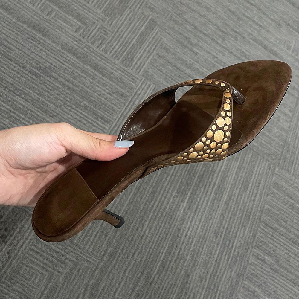 2025 New High-End European And American Style Rivet Toe Post Sandals Suede High Heel Slippers For Women Summer Outdoor_vogvips.com