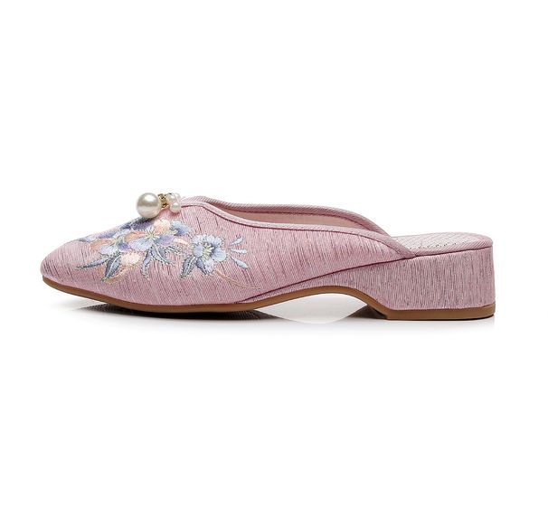2025 Large Summer Short Slope Heel Thick Sole Sandals Embroidered Flower Women's Slippers Pointed Fashion Nail Beads_vogvips.com