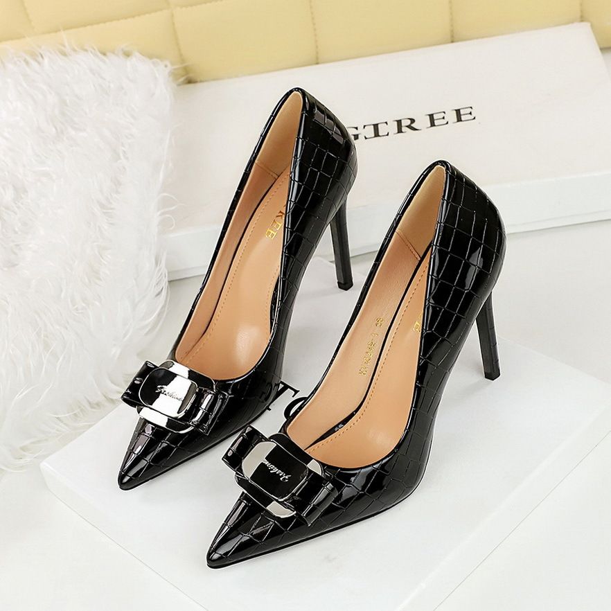 Banquet Super High-heeled Women's Single Shoes Patent Leather Metal Bow Splicing Stiletto High Heels_vogvips.com