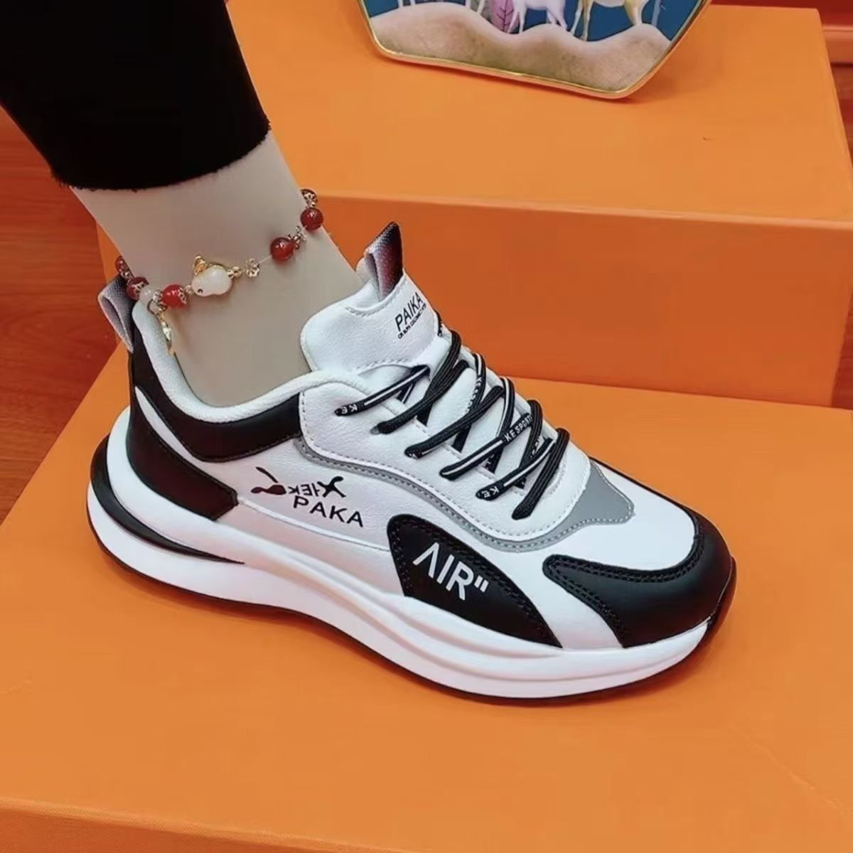 Unisex Leather Sports Casual Shoes Breathable Soft Sole Wholesale Available Spring Autumn 2025 Versatile_vogvips.com