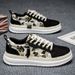 2026 Spring New Men's Casual Canvas Shoes Teenagers Classic Color Casual All-match Men's Shoes Retro Fresh_vogvips.com