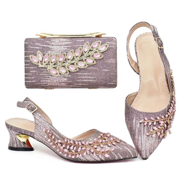 Pointy mid-heel sandals with leaf decoration hand bag dinner bag shoes bag set fashion everything_vogvips.com
