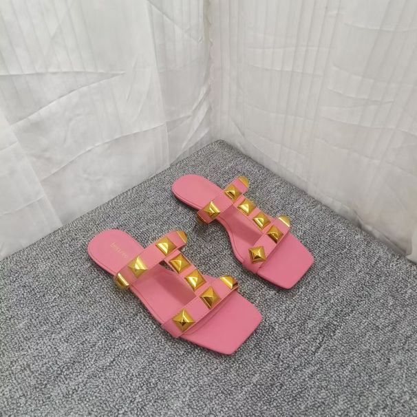 2025 New Model Square-Toed Flat Low-Heel Sandals With Open Toe Rivets, Versatile And Stylish Summer Slippers For Women_vogvips.com