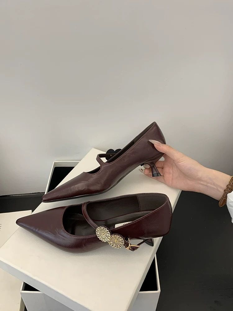 Xiaoxiangfeng Mary Jane Shallow Mouth Single Shoes Women's Autumn Pointed Head Evening Wind Flat Bottom With Small Leather Shoes_vogvips.com