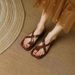 French Style Flat Toe Clip Sandals For Women 2024 Summer New Brown Retro Black Comfortable Roman Shoes_vogvips.com