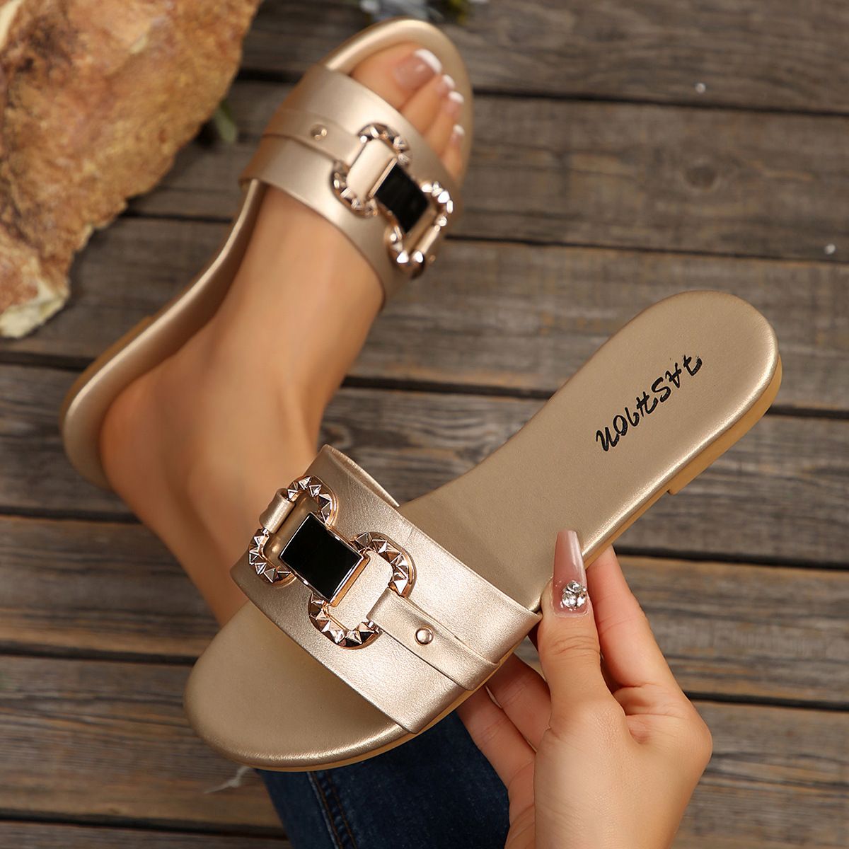 Women's Classic Versatile Solid Color Metallic Decoration Round Toe Flat Sandals Fashionable Slippers_vogvips.com