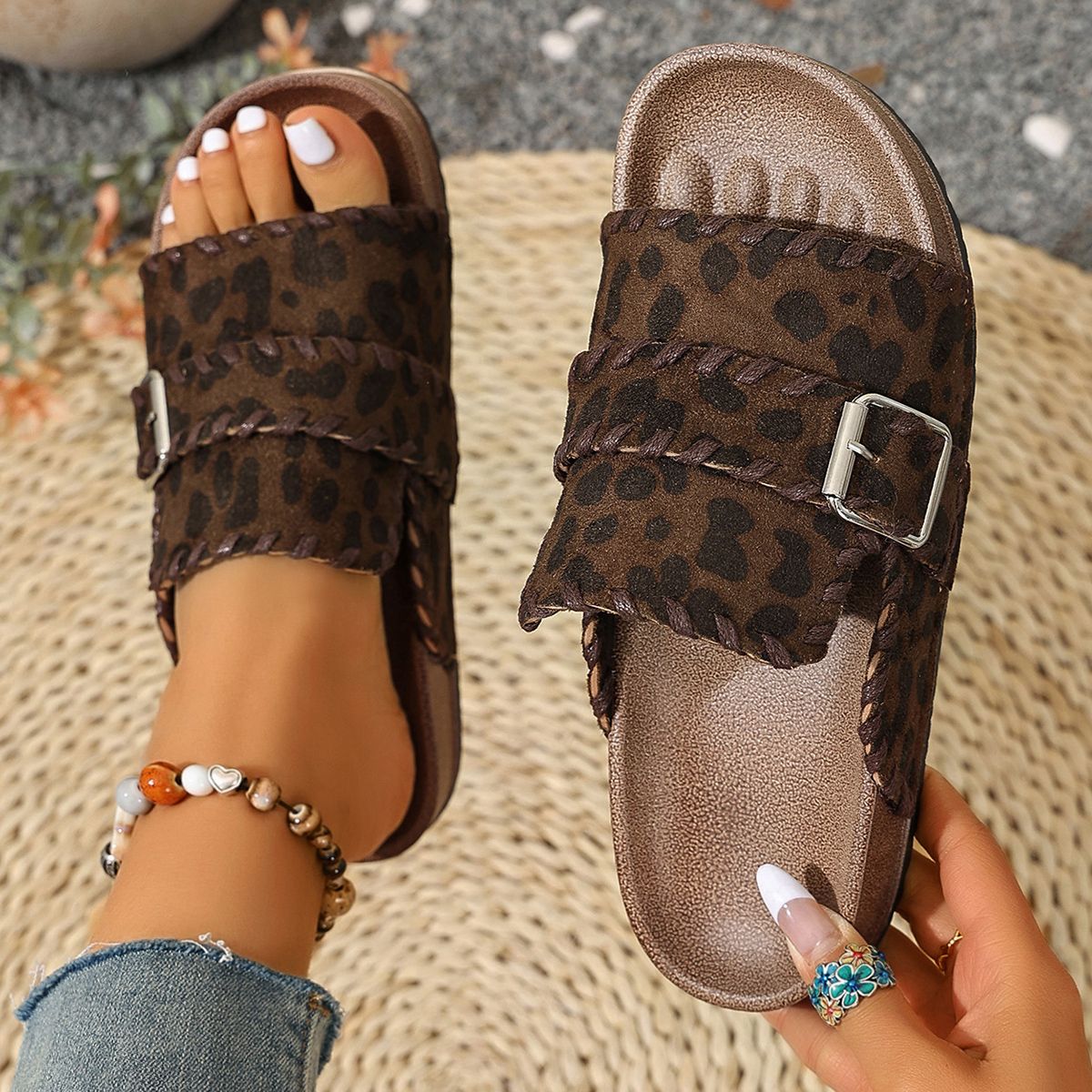 2026 New Summer Women's Casual Non-slip Wear-resistant Open-toe Slipper Fashionable Leopard Print Decorative Large Size_vogvips.com