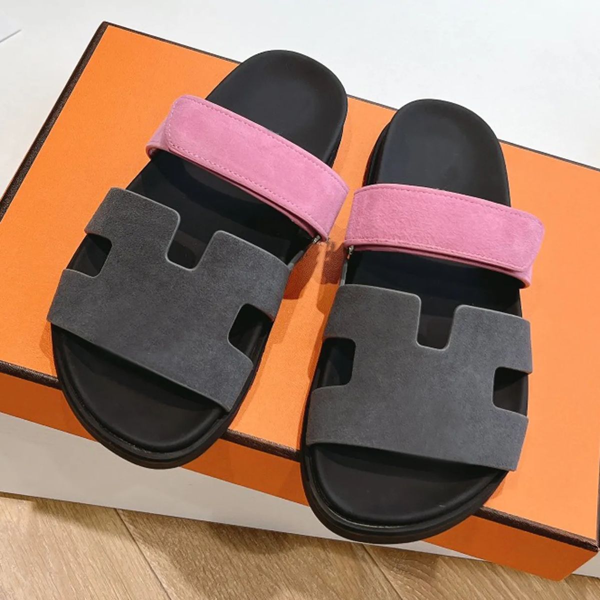 In Stock 2026 New Model Flat Thick-Soled Non-Slip Casual Beach Slippers Women's Summer Sandals_vogvips.com
