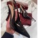 Elegant Patent Leather Stiletto Heels – Pointed-Toe Open-Back Sandals With Metallic Chain Detail_vogvips.com